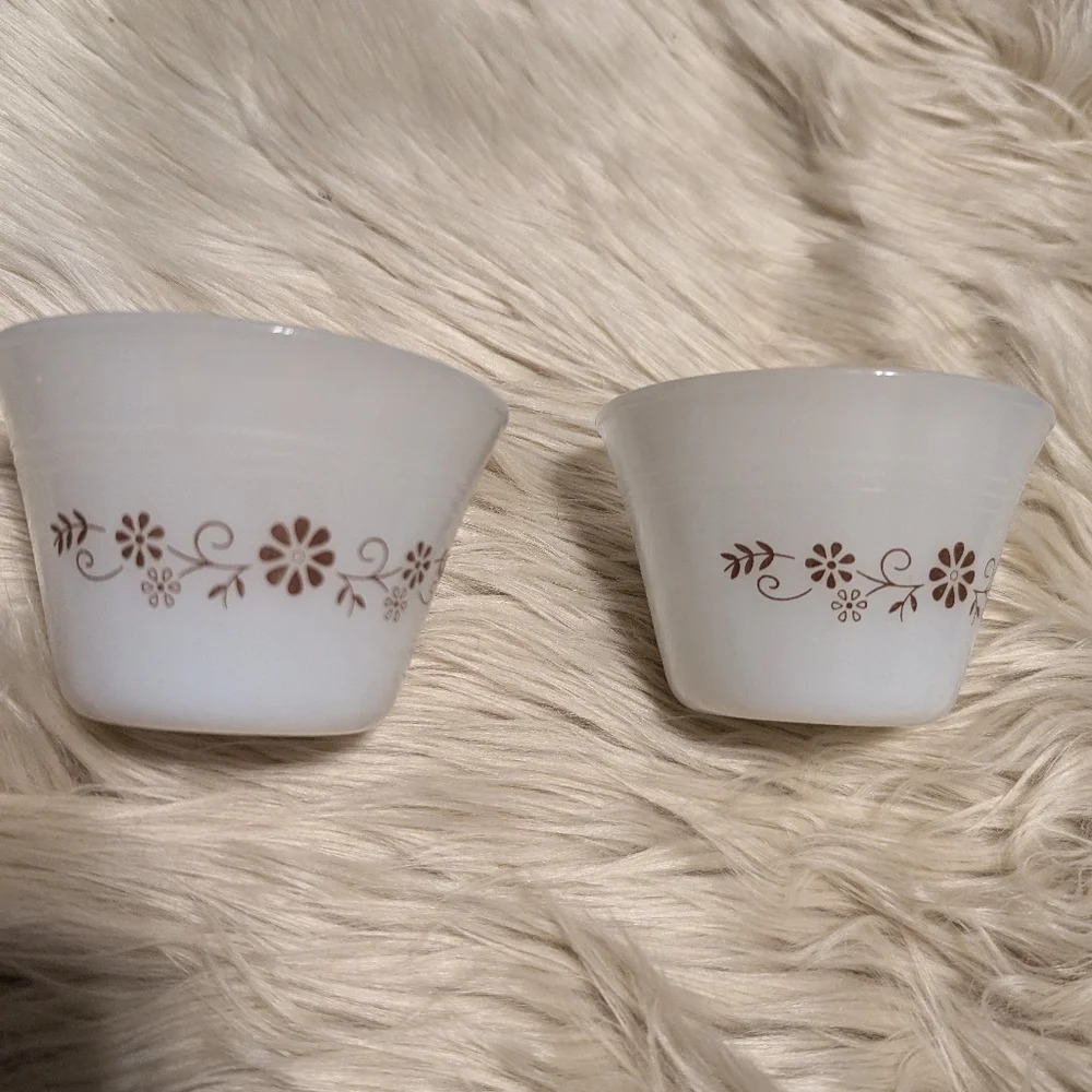 Vintage retro Set 2 Pyr-o-Rey DYNAWARE Brown Daisy Custard Cups Ramekins floral